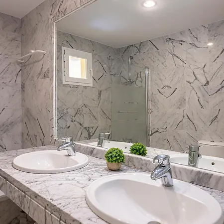 Spacious 3 Bedrooms At Brisas Apartamento *