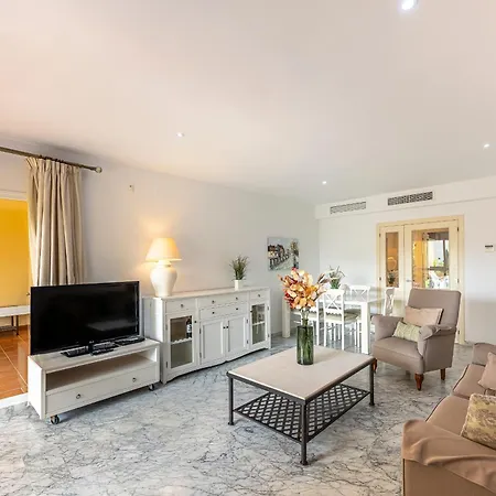 Spacious 3 Bedrooms At Brisas Apartamento