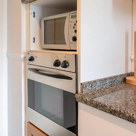 Spacious 3 Bedrooms At Brisas Apartment